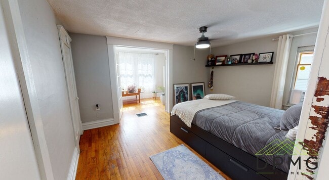 Building Photo - 132 S Clemens Ave