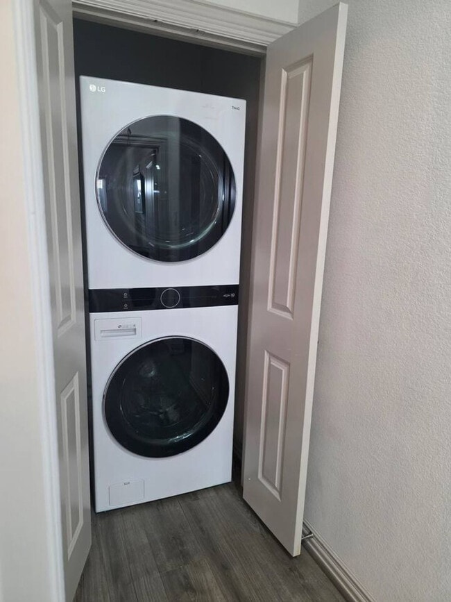 Building Photo - 2704 Sam Wilson St