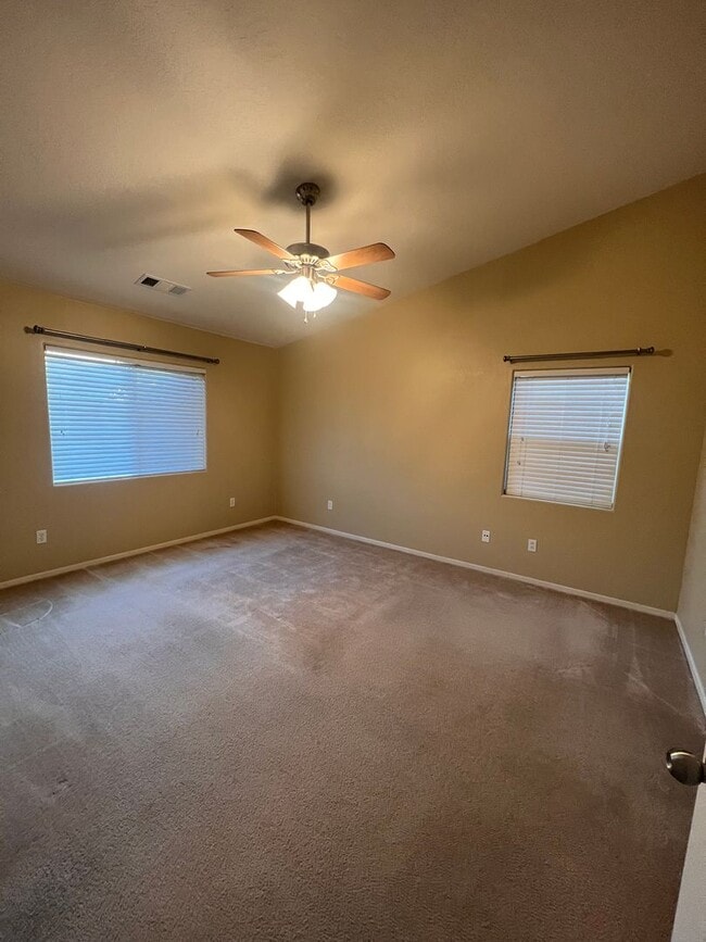 Building Photo - 1003 W Westmont Ct