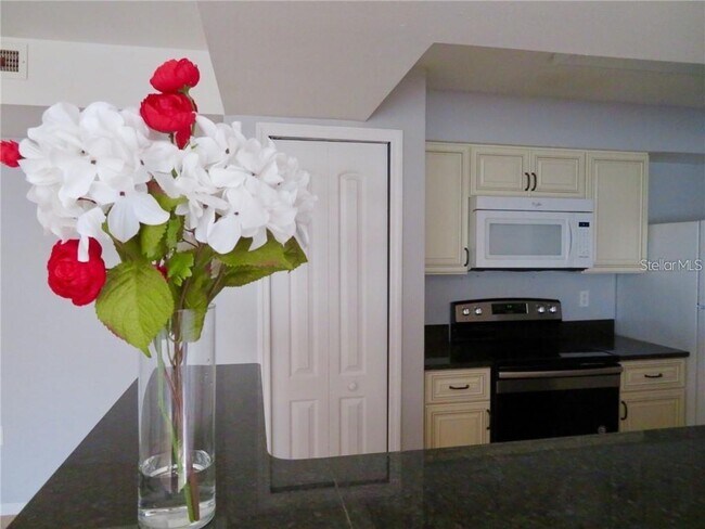 Building Photo - 3016 Parkway Blvd