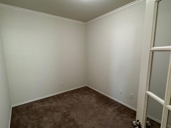 Building Photo - 212 Nettletree Dr