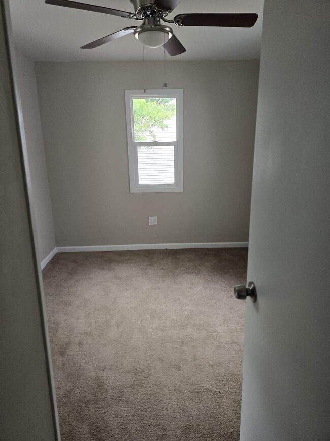 Building Photo - 609 W Willcox Ave