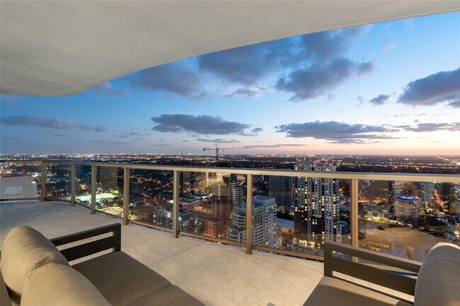 Building Photo - 100 E Las Olas Blvd