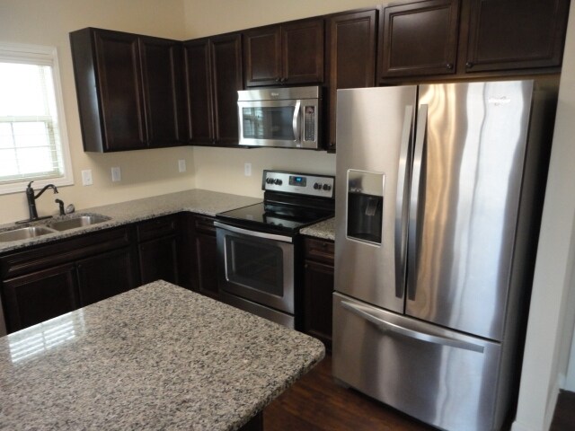 Building Photo - 425 Hardaway Pt