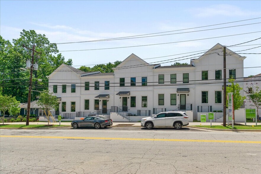 Building Photo - 2443 Sycamore Rd NW