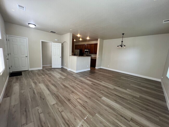 Building Photo - 12773 Leyden St