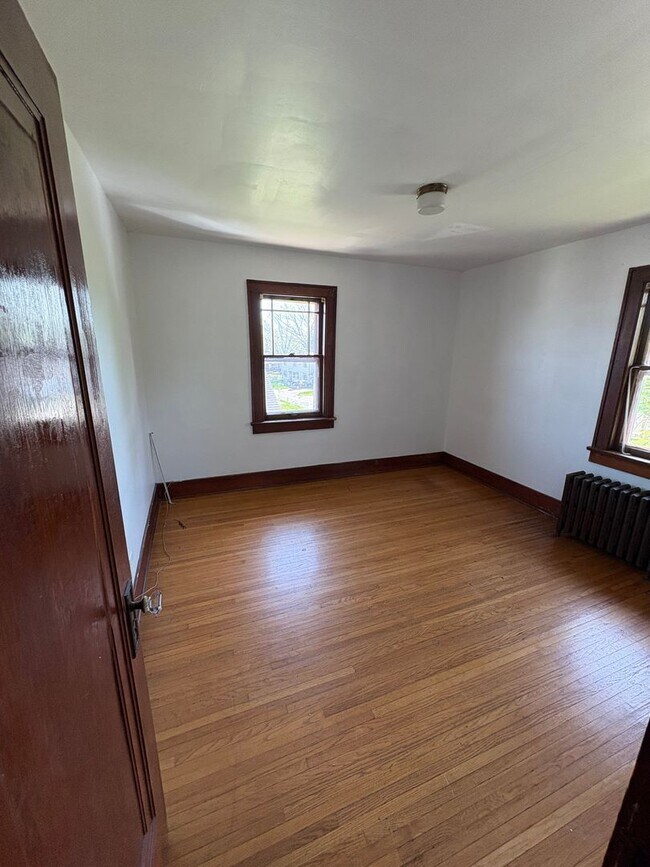 Building Photo - 1146 S 21st St