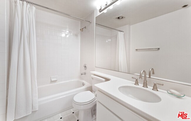 Building Photo - 2910 Neilson Wy