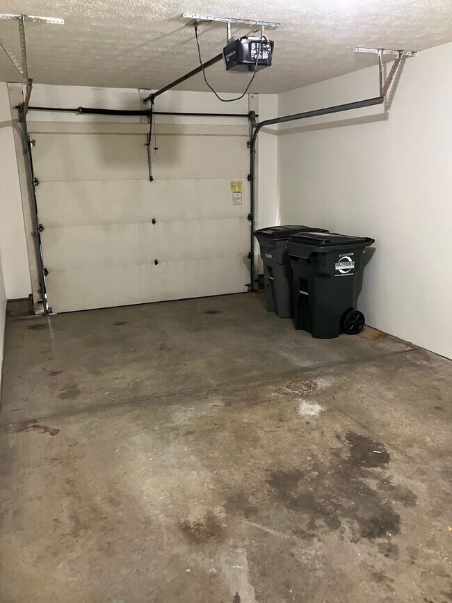 Building Photo - Updated Ranch with 2 Bedrooms, 1 Bath, and 1-Car Attached Garage in Troy, Ohio - Your Perfect Hom...