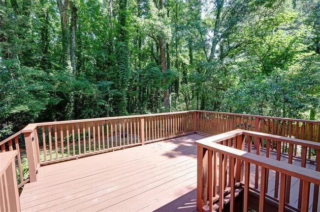 Building Photo - 2968 Fantasy Ln