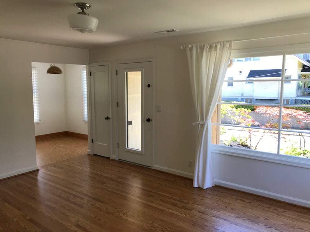 Building Photo - 4070 NE 8th Ave