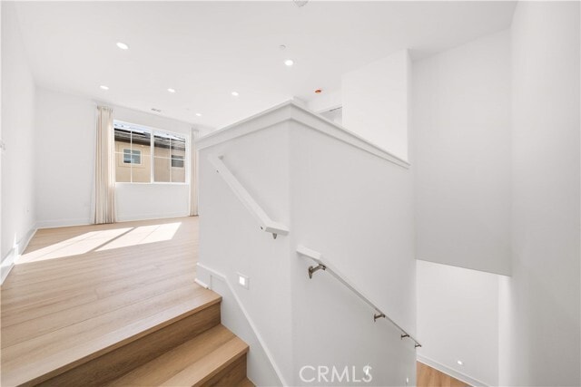 Building Photo - 297 Shoveler