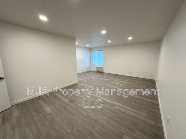 Building Photo - 500 East Fort Union Blvd