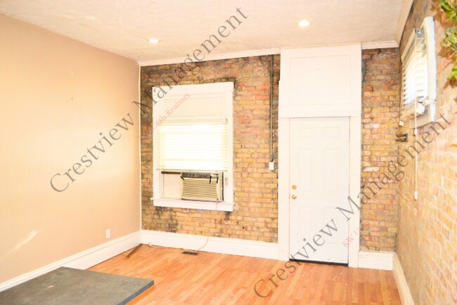 Building Photo - 574-574 N 400 W
