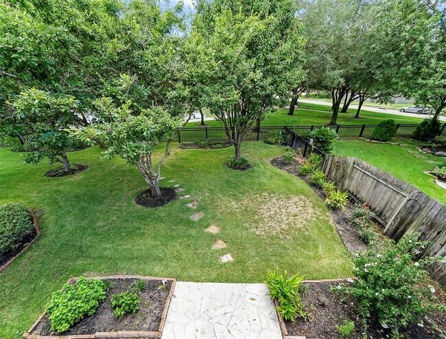 Building Photo - 22311 Claysprings Ln