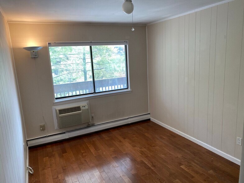 Building Photo - 20 Hillside Terrace