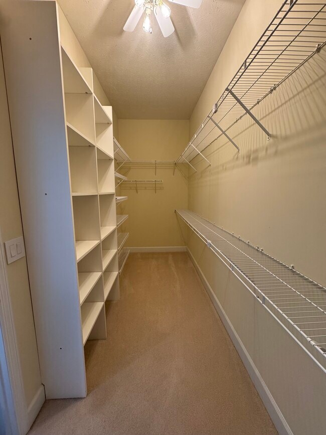 Building Photo - 10128 Sawtry Ln