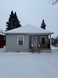 Building Photo - 117 E Hibbing Ave