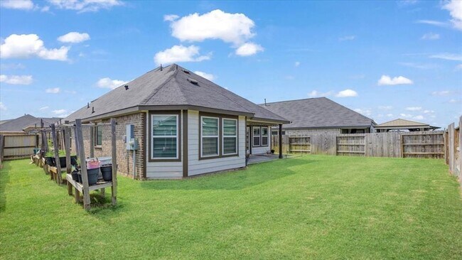 Building Photo - 814 Thomas Ridge Ln