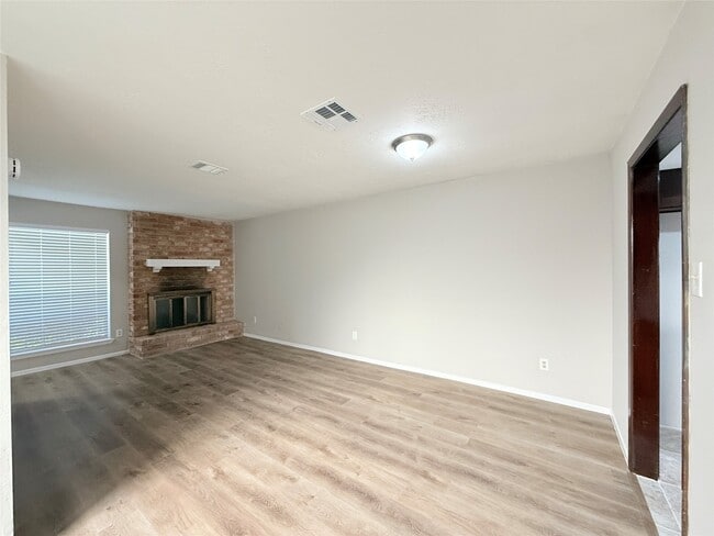 Building Photo - 6624 Westwick Dr