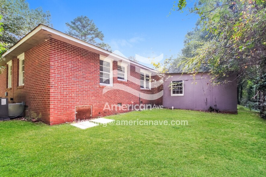 Building Photo - 688 Old Lundy Rd