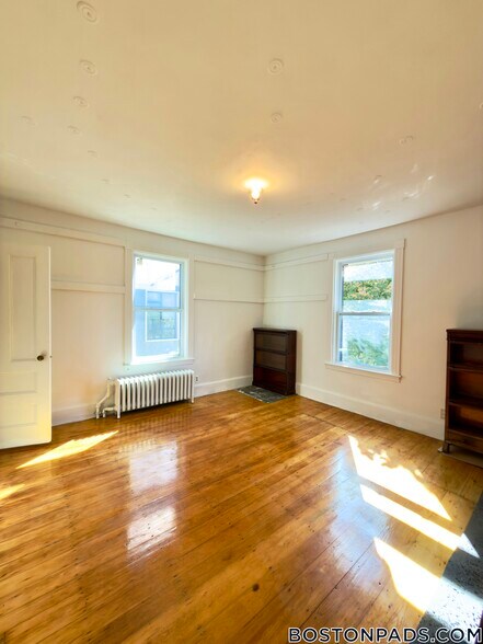 Building Photo - 45 N Beacon St