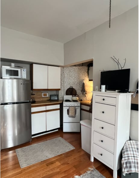 Building Photo - 65 Burbank St