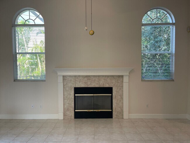 Building Photo - 10008 Canopy Tree Ct