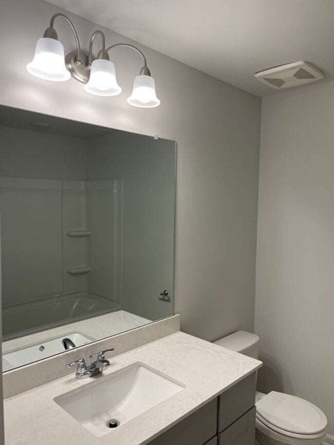 Building Photo - Stunning condo is South Murfreesboro