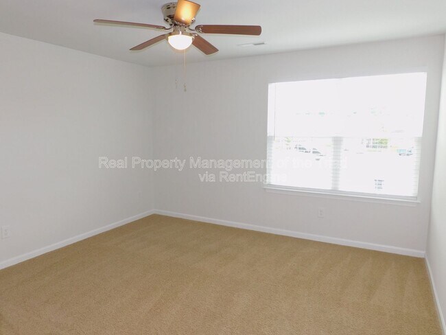 Building Photo - 390 Spaulding St