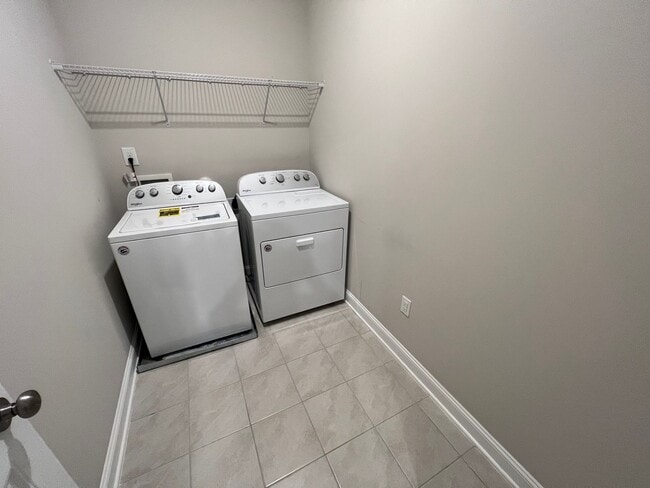 Building Photo - Spacious 3 bedroom townhome in Brier Creek