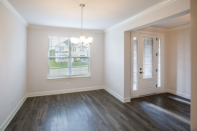 Building Photo - 5032 Ozment Dr