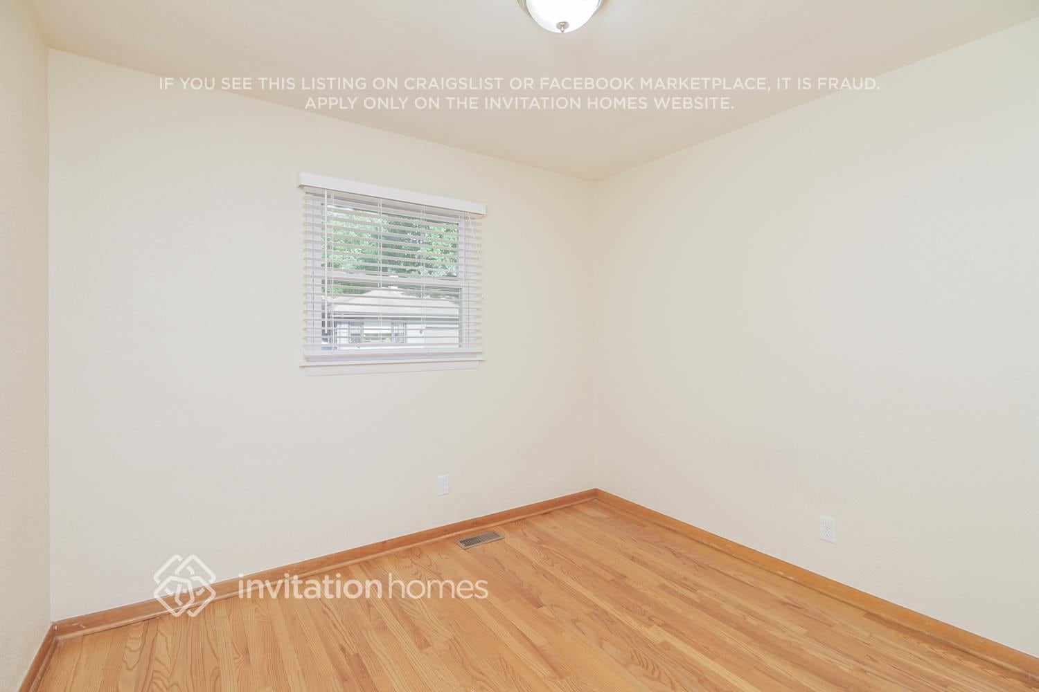 Building Photo - 301 S Reedwood Dr