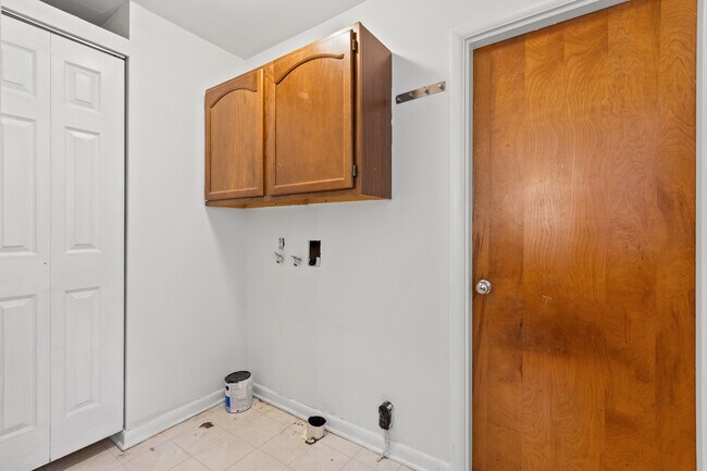 Building Photo - 2057 Heather Way