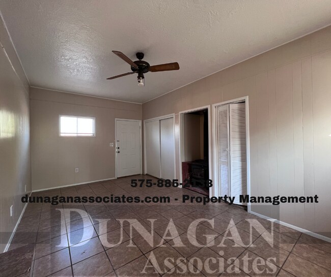 Building Photo - Spacious 3 bed,  1 1/2 bath
