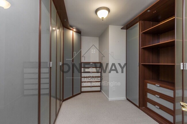 Building Photo - 49 Biltmore Estates Dr