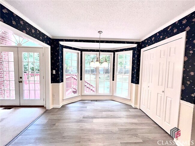 Building Photo - 120 Cedar Springs Pl