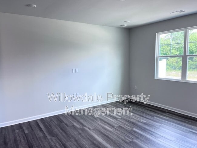 Building Photo - 2031 Caen St