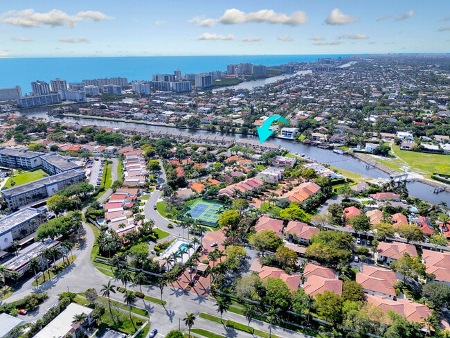 Building Photo - 210 Captains Walk