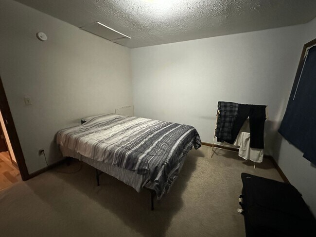 Building Photo - Radford Townhome 2 Bedroom, 1 Bathroom Ava...