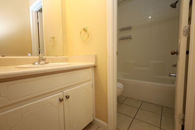 Building Photo - 4214 Abingdon Ct