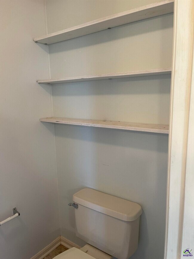 Building Photo - 104 Williamsburg Ave