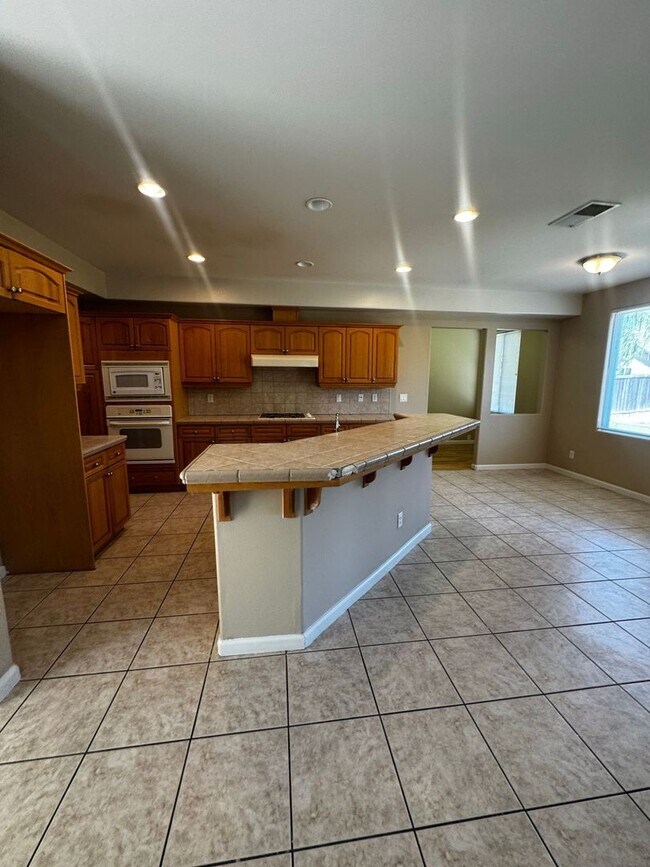 Building Photo - 11066 Sawtooth Peak