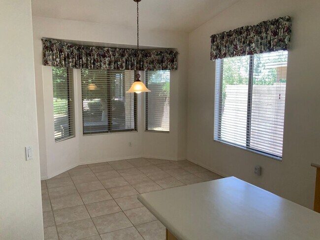 Building Photo - Great home on quiet cut-de-sac