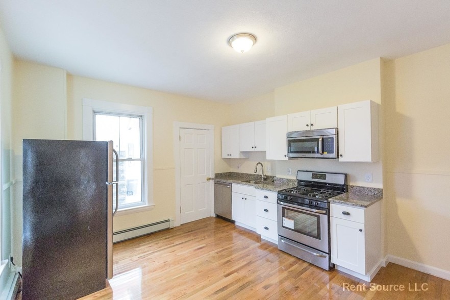 Building Photo - 23 Cottage Ave