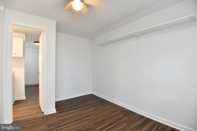 Building Photo - 9001 Yorkshire Ln