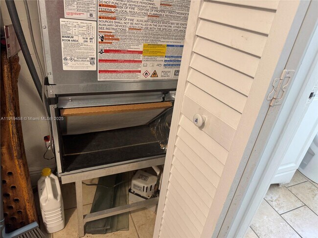 Building Photo - 1851 NE 168th St