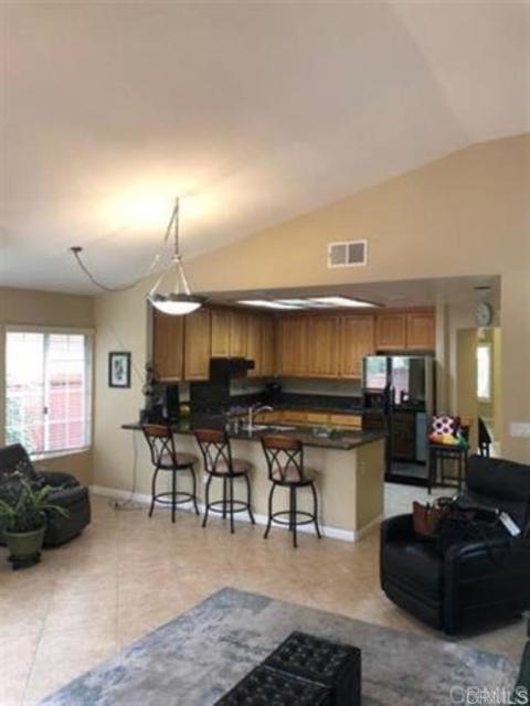 Building Photo - 613 Diamond Dr