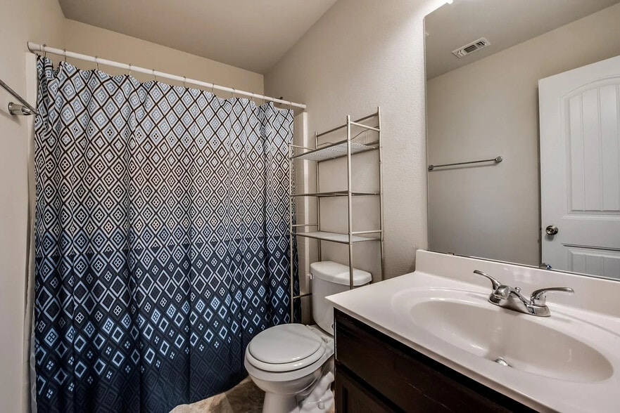 Building Photo - 1336 Glen Garden Dr