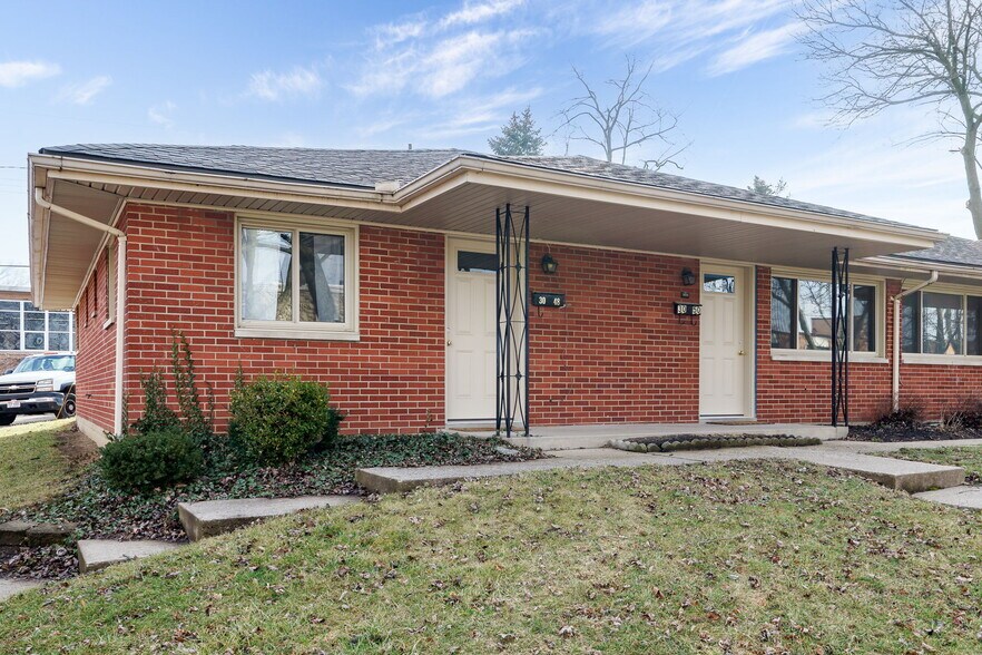 Building Photo - 3048 Southdale Dr